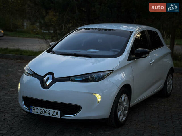 Белый Рено Зое, объемом двигателя 0 л и пробегом 217 тыс. км за 5799 $, фото 26 на Automoto.ua