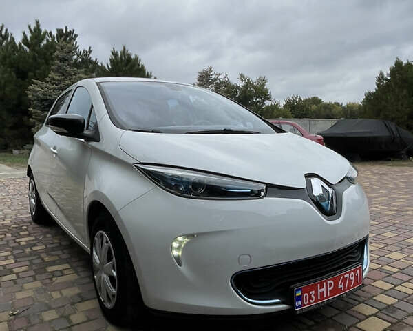 Білий Рено Зое, об'ємом двигуна 0 л та пробігом 146 тис. км за 6300 $, фото 3 на Automoto.ua