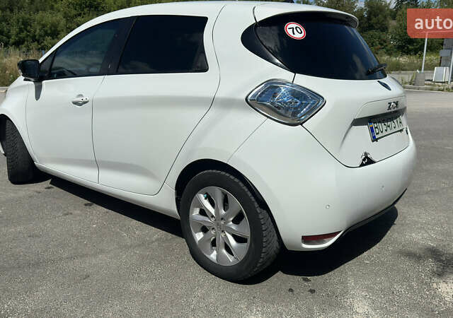 Белый Рено Зое, объемом двигателя 0 л и пробегом 160 тыс. км за 6350 $, фото 6 на Automoto.ua