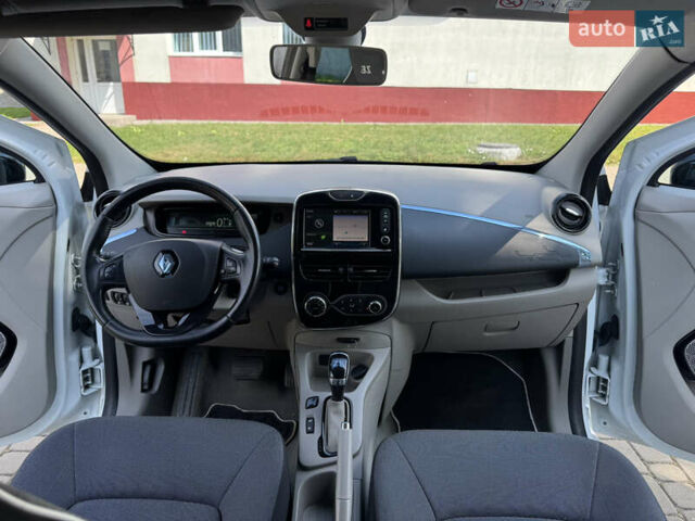 Белый Рено Зое, объемом двигателя 0 л и пробегом 155 тыс. км за 6300 $, фото 36 на Automoto.ua