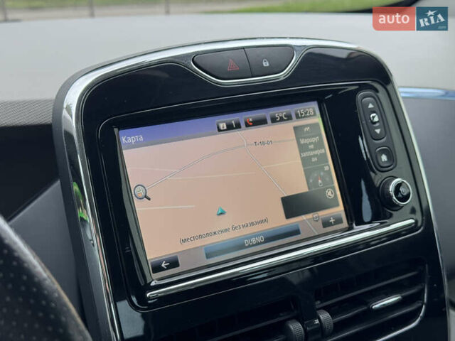Белый Рено Зое, объемом двигателя 0 л и пробегом 158 тыс. км за 5999 $, фото 26 на Automoto.ua