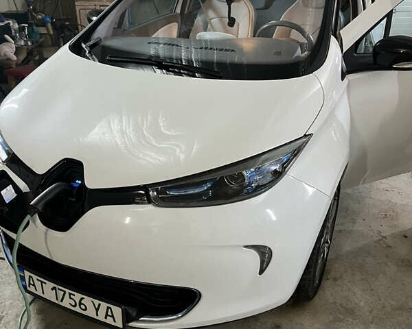 Білий Рено Зое, об'ємом двигуна 0 л та пробігом 83 тис. км за 5900 $, фото 31 на Automoto.ua