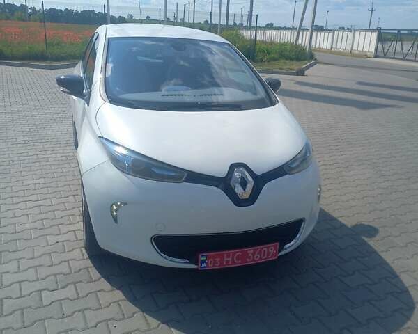 Белый Рено Зое, объемом двигателя 0 л и пробегом 150 тыс. км за 5600 $, фото 9 на Automoto.ua