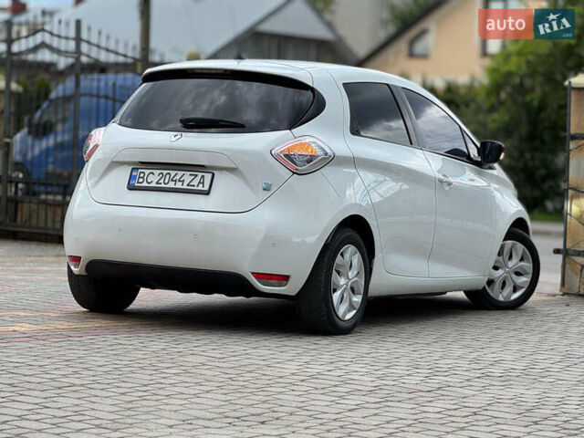 Белый Рено Зое, объемом двигателя 0 л и пробегом 129 тыс. км за 6699 $, фото 22 на Automoto.ua