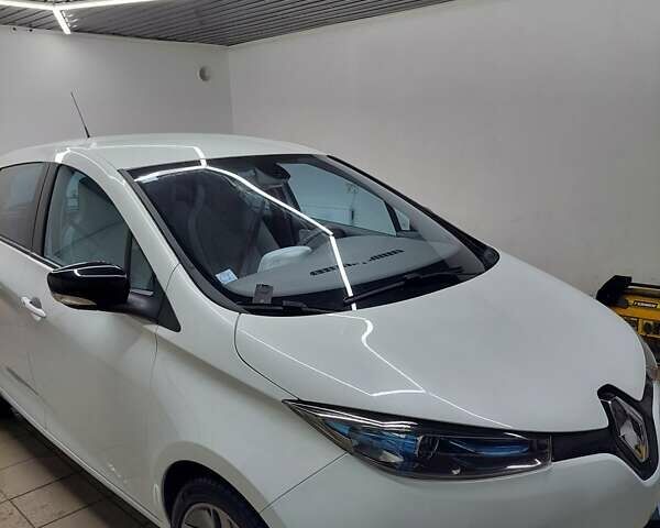 Білий Рено Зое, об'ємом двигуна 0 л та пробігом 83 тис. км за 5900 $, фото 28 на Automoto.ua