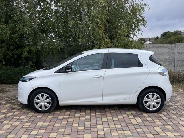 Белый Рено Зое, объемом двигателя 0 л и пробегом 146 тыс. км за 6300 $, фото 5 на Automoto.ua