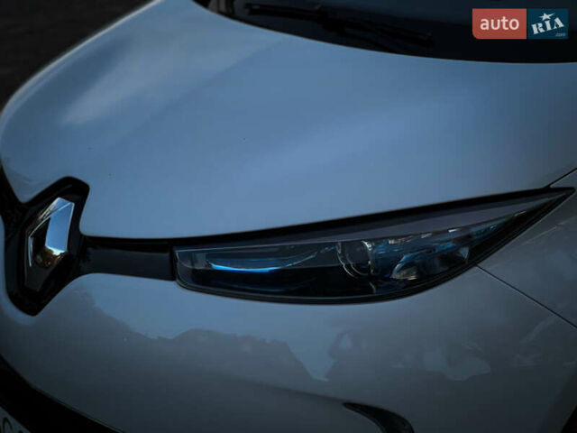 Білий Рено Зое, об'ємом двигуна 0 л та пробігом 122 тис. км за 5999 $, фото 21 на Automoto.ua