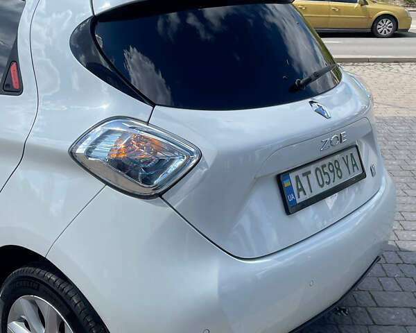 Рено Зое 2013 у Івано-Франківську на Automoto.ua Білий Рено Зое, об'ємом двигуна 0 л та пробігом 175 тис. км за 5900 $, фото 19 на Automoto.ua