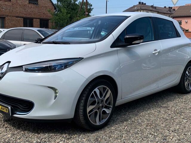Белый Рено Зое, объемом двигателя 24 л и пробегом 81 тыс. км за 7950 $, фото 2 на Automoto.ua