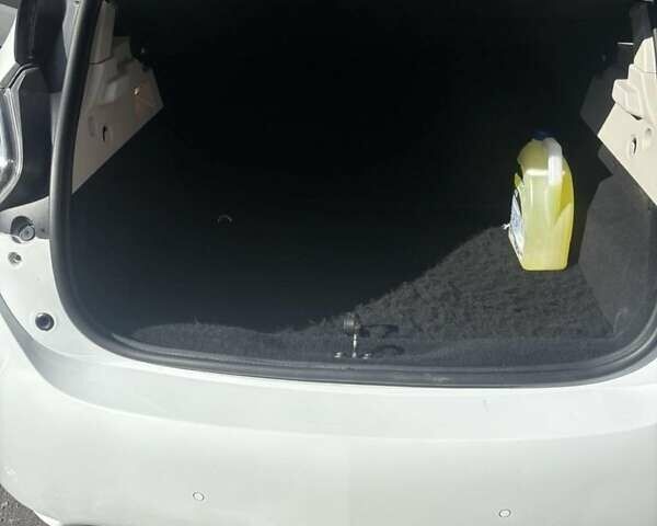 Білий Рено Зое, об'ємом двигуна 0 л та пробігом 180 тис. км за 5000 $, фото 2 на Automoto.ua