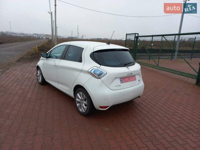 Белый Рено Зое, объемом двигателя 0 л и пробегом 150 тыс. км за 5550 $, фото 13 на Automoto.ua