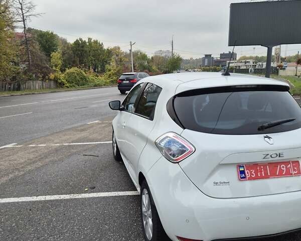 Белый Рено Зое, объемом двигателя 0 л и пробегом 138 тыс. км за 6700 $, фото 10 на Automoto.ua