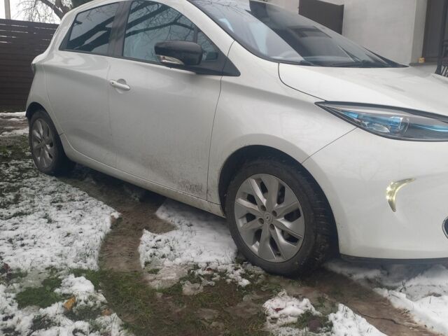 Белый Рено Зое, объемом двигателя 0 л и пробегом 150 тыс. км за 5550 $, фото 3 на Automoto.ua