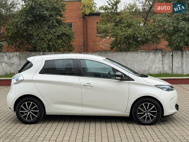 Белый Рено Зое, объемом двигателя 0 л и пробегом 158 тыс. км за 5999 $, фото 12 на Automoto.ua