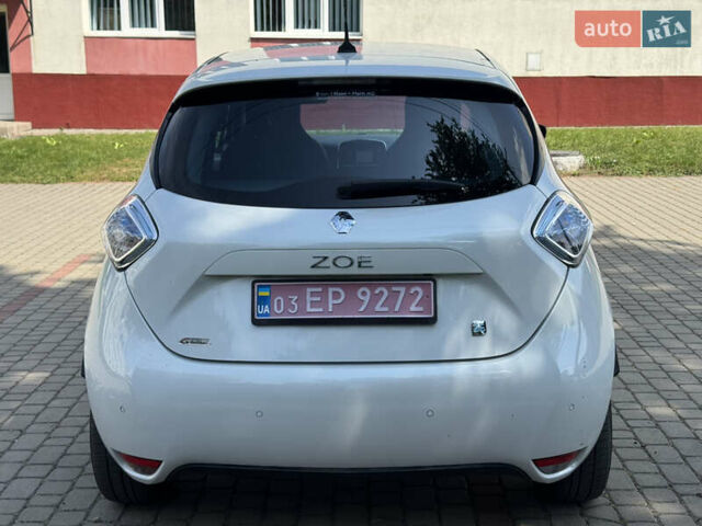 Белый Рено Зое, объемом двигателя 0 л и пробегом 155 тыс. км за 6300 $, фото 4 на Automoto.ua