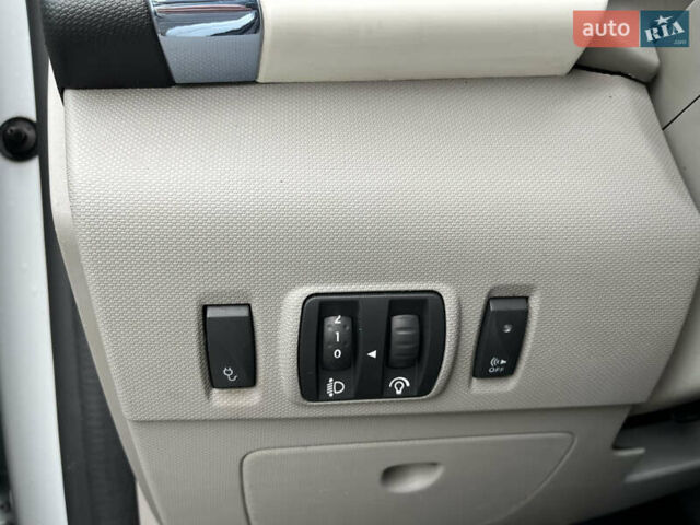Рено Зое 2013 в Житомире на Automoto.ua Белый Рено Зое, объемом двигателя 0 л и пробегом 130 тыс. км за 6300 $, фото 31 на Automoto.ua