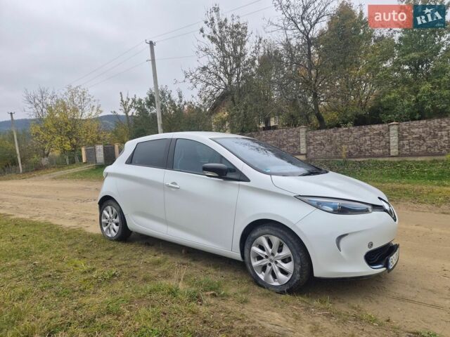 Белый Рено Зое, объемом двигателя 0 л и пробегом 50 тыс. км за 7800 $, фото 2 на Automoto.ua