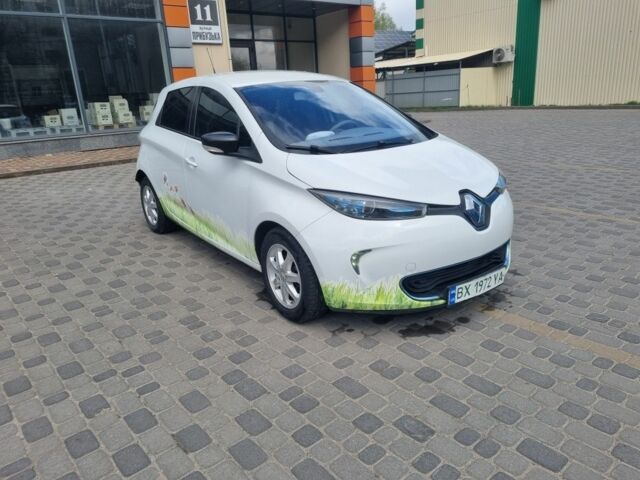 Белый Рено Зое, объемом двигателя 0 л и пробегом 53 тыс. км за 6100 $, фото 2 на Automoto.ua