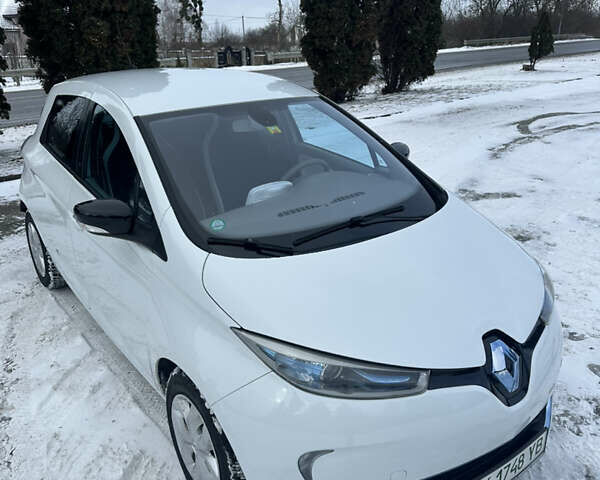 Білий Рено Зое, об'ємом двигуна 0 л та пробігом 73 тис. км за 5800 $, фото 15 на Automoto.ua