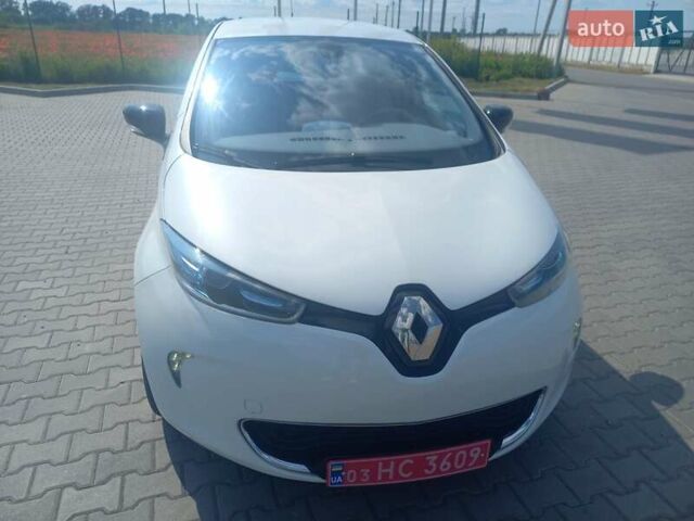 Белый Рено Зое, объемом двигателя 0 л и пробегом 150 тыс. км за 5600 $, фото 3 на Automoto.ua