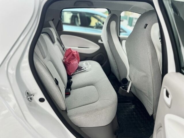 Білий Рено Зое, об'ємом двигуна 0 л та пробігом 200 тис. км за 5100 $, фото 20 на Automoto.ua