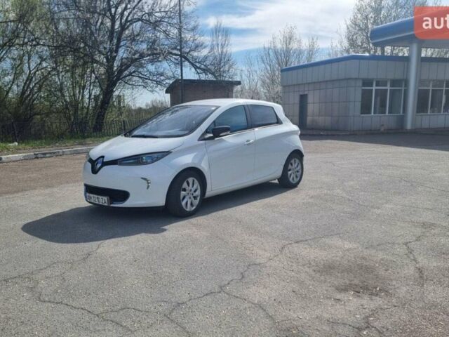 Белый Рено Зое, объемом двигателя 0 л и пробегом 140 тыс. км за 6800 $, фото 5 на Automoto.ua