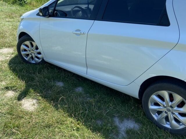Білий Рено Зое, об'ємом двигуна 0 л та пробігом 140 тис. км за 6005 $, фото 2 на Automoto.ua