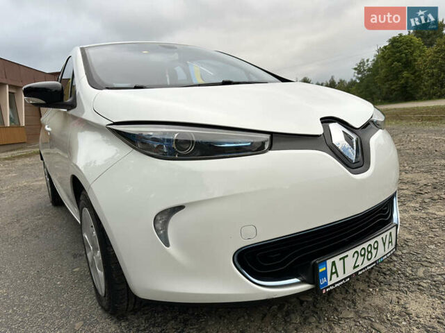 Белый Рено Зое, объемом двигателя 0 л и пробегом 104 тыс. км за 6570 $, фото 9 на Automoto.ua