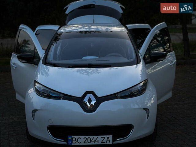 Білий Рено Зое, об'ємом двигуна 0 л та пробігом 122 тис. км за 5999 $, фото 55 на Automoto.ua