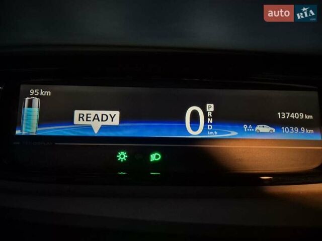 Белый Рено Зое, объемом двигателя 0 л и пробегом 138 тыс. км за 6700 $, фото 20 на Automoto.ua