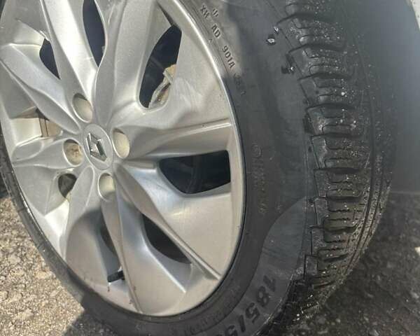 Білий Рено Зое, об'ємом двигуна 0 л та пробігом 180 тис. км за 6400 $, фото 4 на Automoto.ua