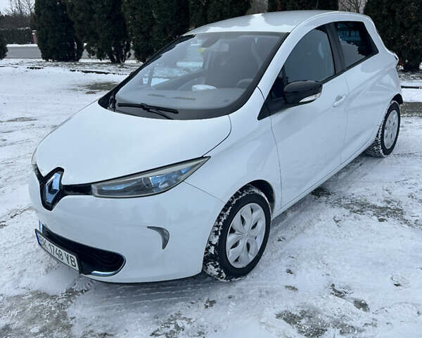 Білий Рено Зое, об'ємом двигуна 0 л та пробігом 73 тис. км за 5800 $, фото 12 на Automoto.ua