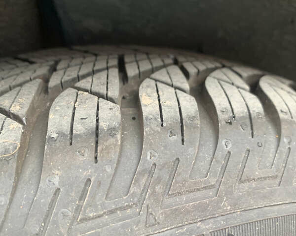 Белый Рено Зое, объемом двигателя 0 л и пробегом 154 тыс. км за 5650 $, фото 23 на Automoto.ua