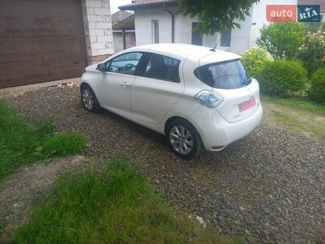 Белый Рено Зое, объемом двигателя 0 л и пробегом 150 тыс. км за 5800 $, фото 7 на Automoto.ua