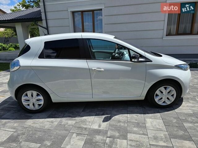 Белый Рено Зое, объемом двигателя 0 л и пробегом 166 тыс. км за 5999 $, фото 7 на Automoto.ua