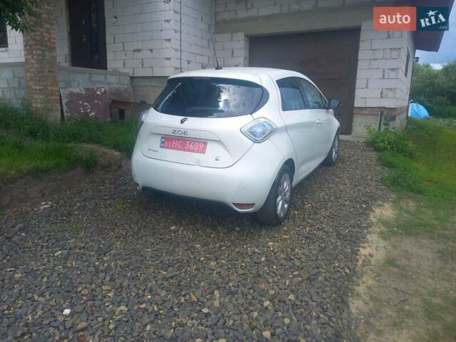 Белый Рено Зое, объемом двигателя 0 л и пробегом 150 тыс. км за 5800 $, фото 6 на Automoto.ua