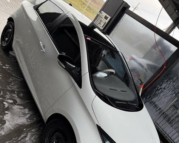 Білий Рено Зое, об'ємом двигуна 0 л та пробігом 74 тис. км за 6400 $, фото 9 на Automoto.ua