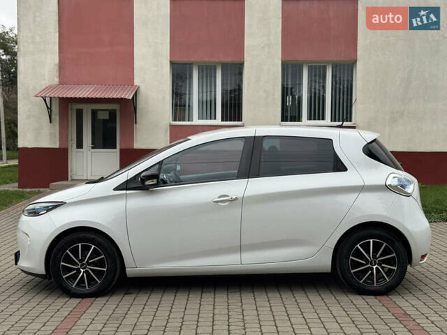Белый Рено Зое, объемом двигателя 0 л и пробегом 158 тыс. км за 5999 $, фото 4 на Automoto.ua