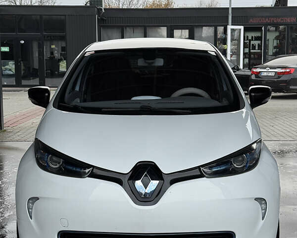 Білий Рено Зое, об'ємом двигуна 0 л та пробігом 74 тис. км за 6400 $, фото 7 на Automoto.ua