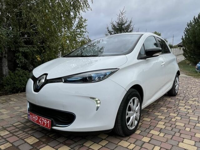 Белый Рено Зое, объемом двигателя 0 л и пробегом 146 тыс. км за 6300 $, фото 4 на Automoto.ua