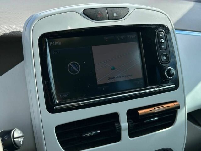 Білий Рено Зое, об'ємом двигуна 0 л та пробігом 201 тис. км за 6400 $, фото 10 на Automoto.ua