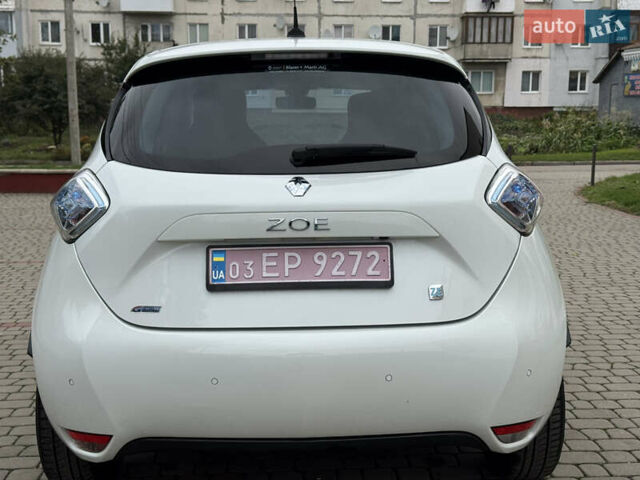 Белый Рено Зое, объемом двигателя 0 л и пробегом 158 тыс. км за 5999 $, фото 8 на Automoto.ua