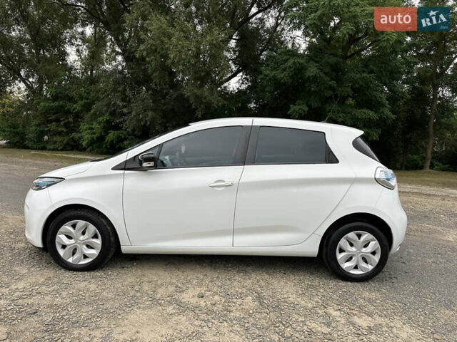 Белый Рено Зое, объемом двигателя 0 л и пробегом 104 тыс. км за 6570 $, фото 52 на Automoto.ua