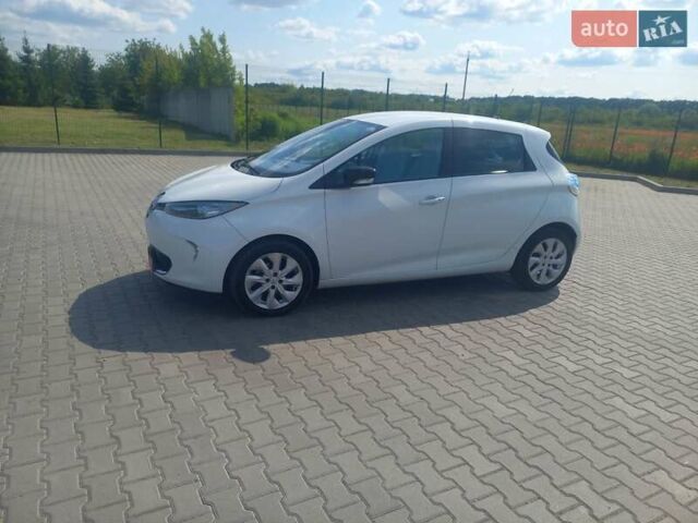 Белый Рено Зое, объемом двигателя 0 л и пробегом 150 тыс. км за 5600 $, фото 4 на Automoto.ua