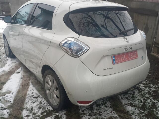 Белый Рено Зое, объемом двигателя 0 л и пробегом 150 тыс. км за 5550 $, фото 7 на Automoto.ua