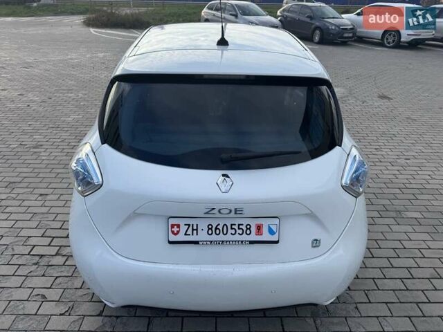 Белый Рено Зое, объемом двигателя 0 л и пробегом 167 тыс. км за 6599 $, фото 7 на Automoto.ua