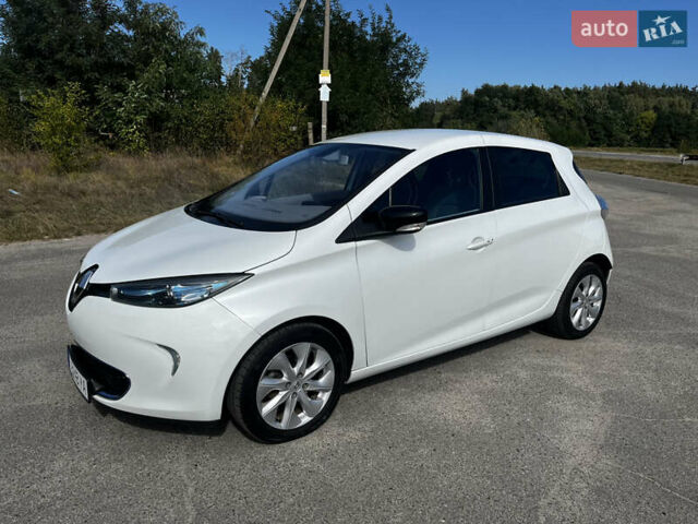 Білий Рено Зое, об'ємом двигуна 0 л та пробігом 123 тис. км за 6900 $, фото 1 на Automoto.ua