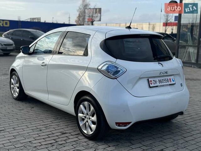 Белый Рено Зое, объемом двигателя 0 л и пробегом 167 тыс. км за 6599 $, фото 13 на Automoto.ua