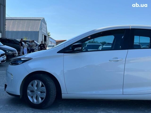 Белый Рено Зое, объемом двигателя 0 л и пробегом 56 тыс. км за 7190 $, фото 4 на Automoto.ua