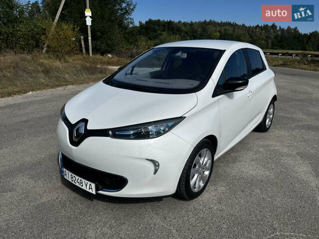 Білий Рено Зое, об'ємом двигуна 0 л та пробігом 123 тис. км за 6900 $, фото 3 на Automoto.ua